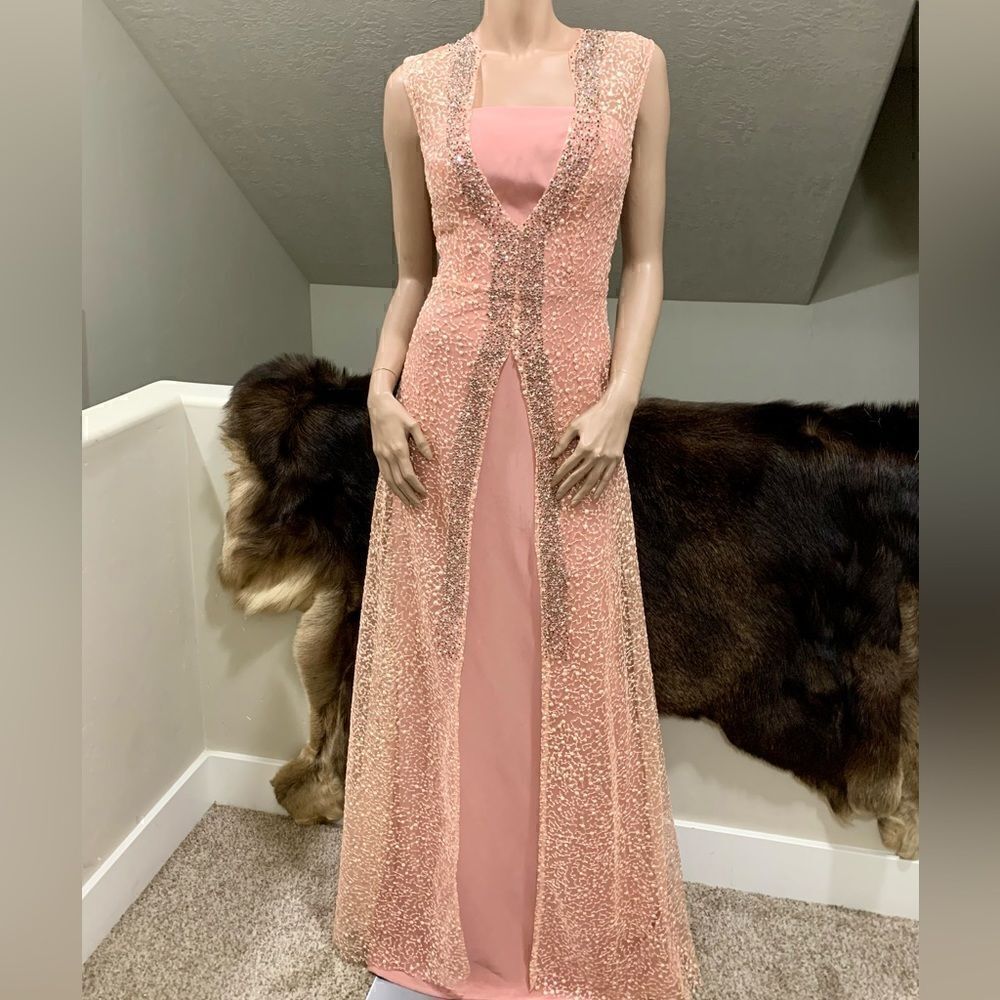 New Elegant Floral Lace Beaded & Sequined Evening Dress